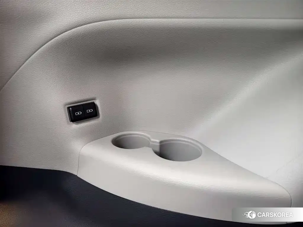 Toyota Granvia 2023 Белый из Китая, фото 3