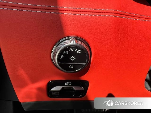 Mercedes-Benz AMG GT C192 2026 Белый из Кореи, фото 3
