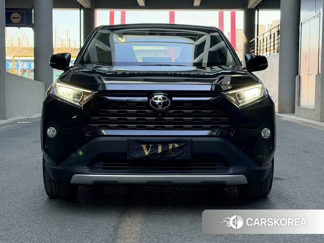 Toyota RAV4 2023 Черный из Китая, фото 3