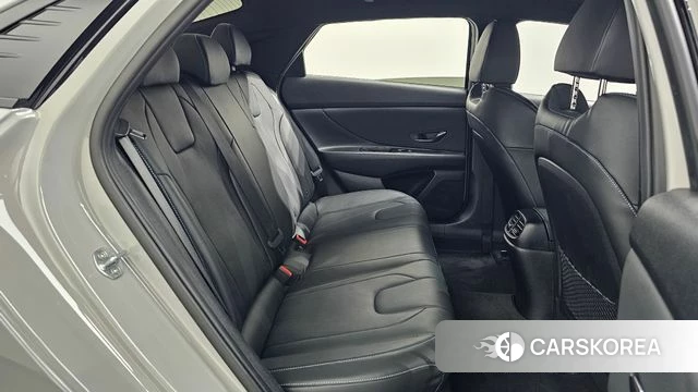 Hyundai Avante (CN7) 2021 Серебристо-серый из Кореи, фото 3