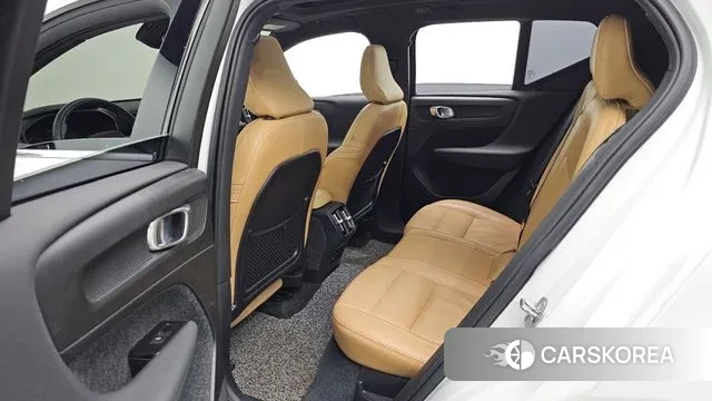 Volvo XC40 2022 Белый из Кореи, фото 3