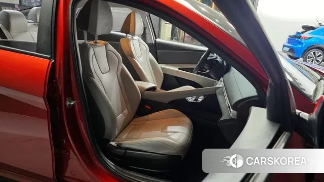 Hyundai Avante (CN7) 2022 Красный из Кореи, фото 3