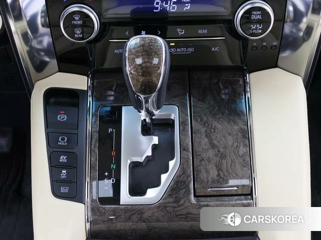 Toyota Alphard 2021 Белый из Китая, фото 3