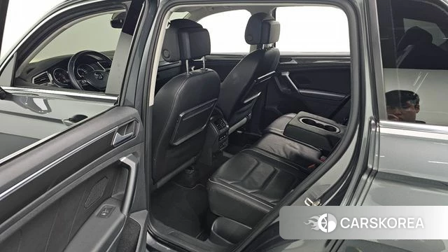 Volkswagen Tiguan second Generation 2020 Серый из Кореи, фото 3