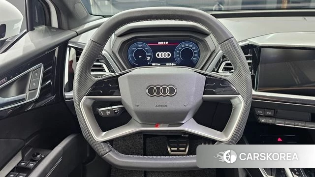 Audi Q4 e-Tron (F4) 2025 Белый из Кореи, фото 3