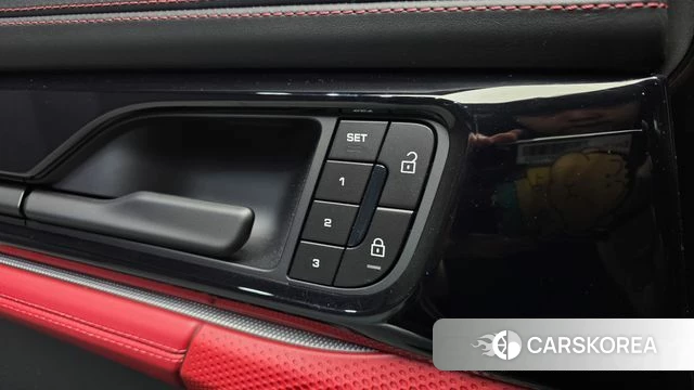 Porsche Panamera (976) 2024 Черный из Кореи, фото 3