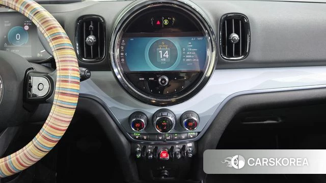 Mini Cooper Countryman 2022 Светло-серебряный цвет из Кореи, фото 3