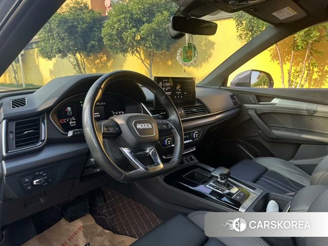 Audi Q5L 2021 Серебристо-серый из Китая, фото 3