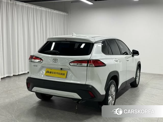 Toyota Corolla 2023 Белый из Китая, фото 3