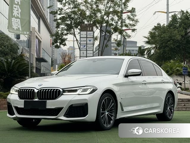 BMW 5 series 2023 Белый из Китая, фото 3