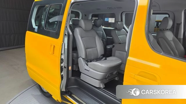 Hyundai The New Grand Starex 2018 Желтый из Кореи, фото 3