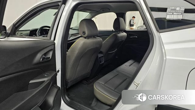 Chevrolet (GM Daewoo) Trax Crossover 2023 Белый из Кореи, фото 3