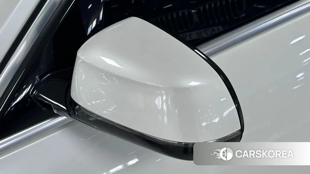 BMW X7 (G07) 2021 Жемчужный цвет из Кореи, фото 3