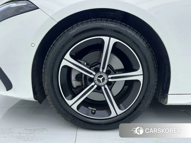Mercedes-Benz A-Class 2024 Белый из Китая, фото 3