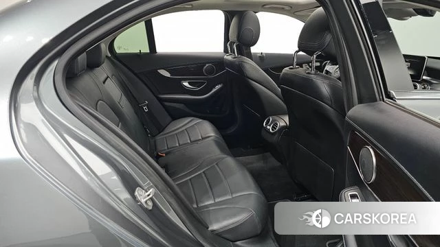 Mercedes-Benz C-Class W205 2018 Серебристо-серый из Кореи, фото 3