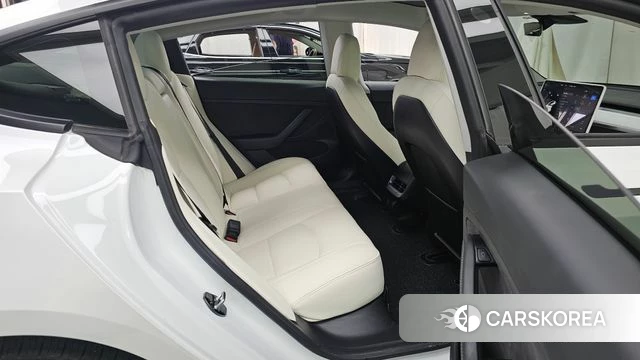 Tesla Model 3 2021 Белый из Кореи, фото 3