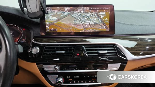 BMW 5 Series (G30) 2020 Черный из Кореи, фото 3