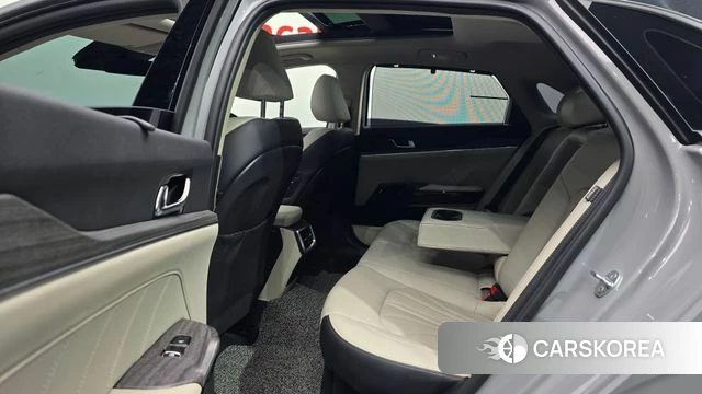 Kia The New K5 Hybrid 3rd generation 2024 Серебристо-серый из Кореи, фото 3