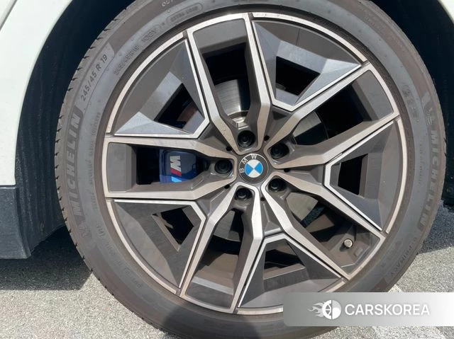 BMW 5 Series (G60) 2024 Белый из Кореи, фото 3