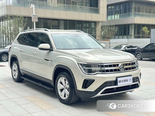 Volkswagen Teramont 2022 Серебристо-серый из Китая, фото 3
