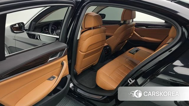 BMW 5 Series (G30) 2021 Черный из Кореи, фото 3