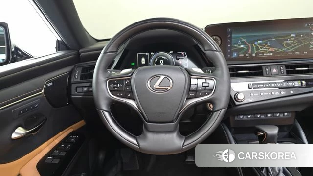 Lexus ES300h 7th generation 2025 Песочный из Кореи, фото 3
