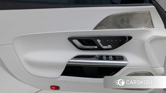 Mercedes-Benz SL-Class R232 2026 Белый двухцветный из Кореи, фото 3