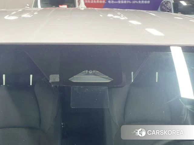 Toyota bZ4X 2023 Белый из Китая, фото 3