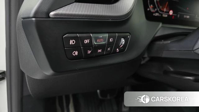 BMW 1 Series (F40) 2023 Белый из Кореи, фото 3