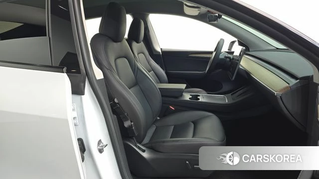 Tesla Model Y 2023 Белый из Кореи, фото 3