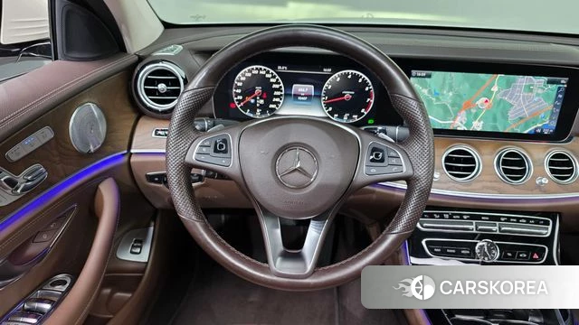 Mercedes-Benz E-Class W213 2018 Белый из Кореи, фото 3