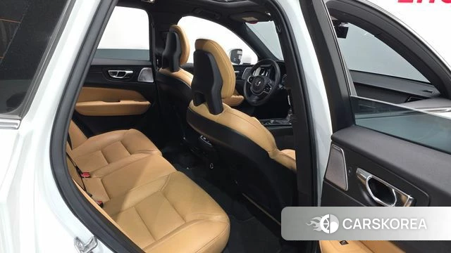 Volvo XC60 second Generation 2018 Белый из Кореи, фото 3