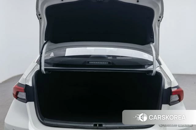 Toyota Allion 2021 Белый из Китая, фото 3