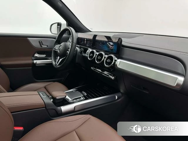 Mercedes-Benz GLB 2023 Белый из Китая, фото 3