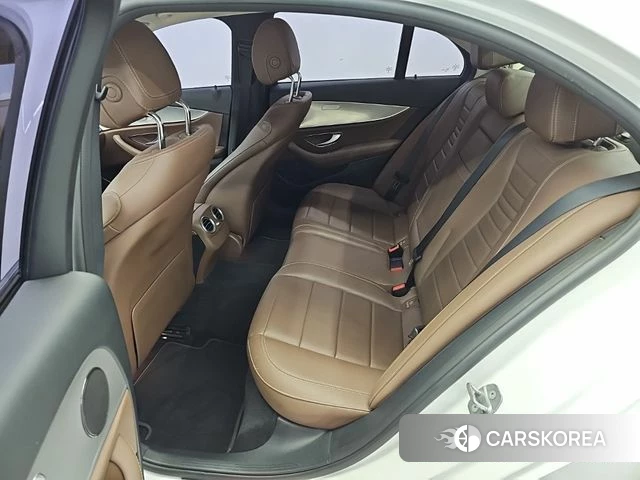 Mercedes-Benz E-Class W213 2018 Белый из Кореи, фото 3