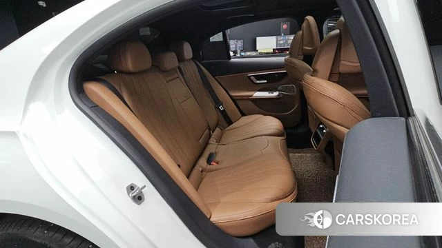 Mercedes-Benz E-Class W214 2025 Белый из Кореи, фото 3