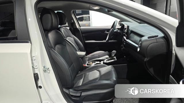 Kia The New K3 2nd generation 2022 Белый из Кореи, фото 3
