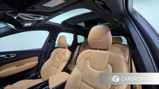 Volvo XC60 second Generation 2019 Белый из Кореи, фото 3