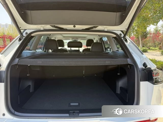 Volkswagen Tavendor 2023 Белый из Китая, фото 3