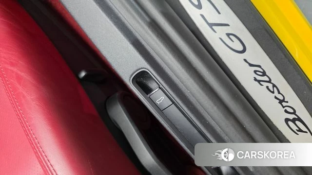 Porsche 718 Boxster 2021 Желтый из Кореи, фото 3