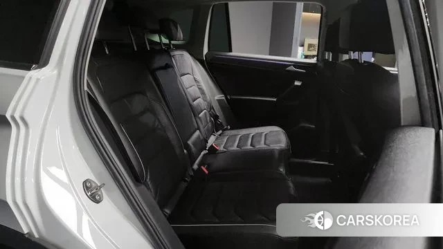 Volkswagen Tiguan second Generation 2021 Белый из Кореи, фото 3