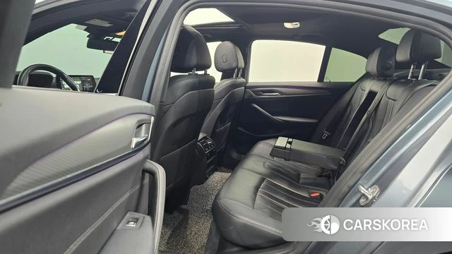 BMW 5 Series (G30) 2018 Серый из Кореи, фото 3