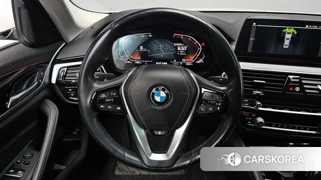 BMW 5 Series (G30) 2019 Белый из Кореи, фото 4