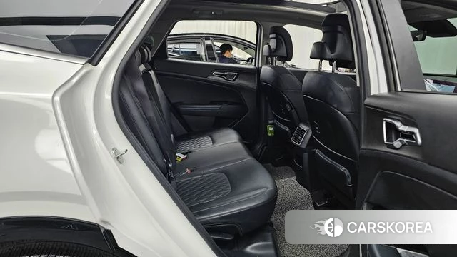 Kia Sportage 5th Generation 2023 Белый из Кореи, фото 3