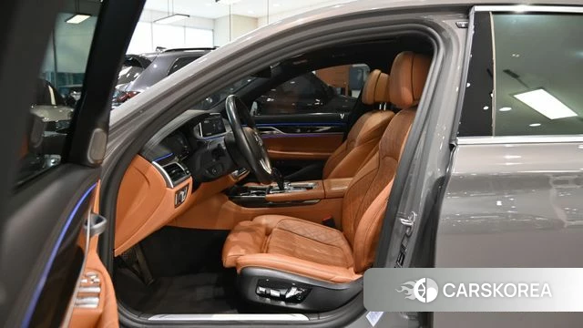 BMW 7 Series (G11) 2021 Серебристо-серый из Кореи, фото 3