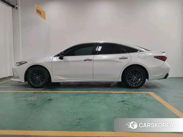 Toyota Avalon 2022 Белый из Китая, фото 3
