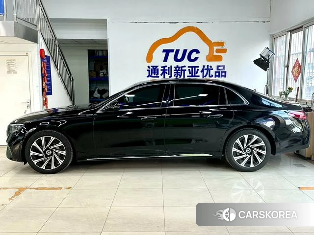 Mercedes-Benz E-Class 2024 Черный из Китая, фото 3