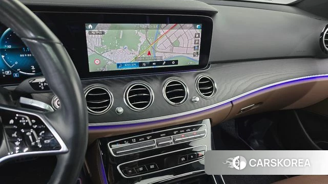 Mercedes-Benz E-Class W213 2023 Черный из Кореи, фото 3