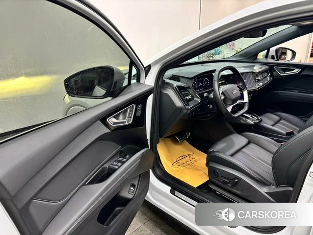 Audi Q4 2024 Белый из Китая, фото 3