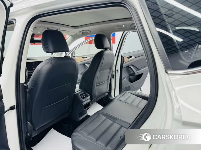 Volkswagen Tharu 2021 Белый из Китая, фото 3